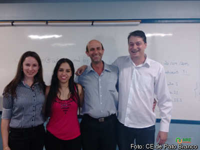 O curso técnico de Recursos Humanos do Colégio Estadual de Pato Branco recebee informações sobre o perfil do profissional de Recursos Humanos.
