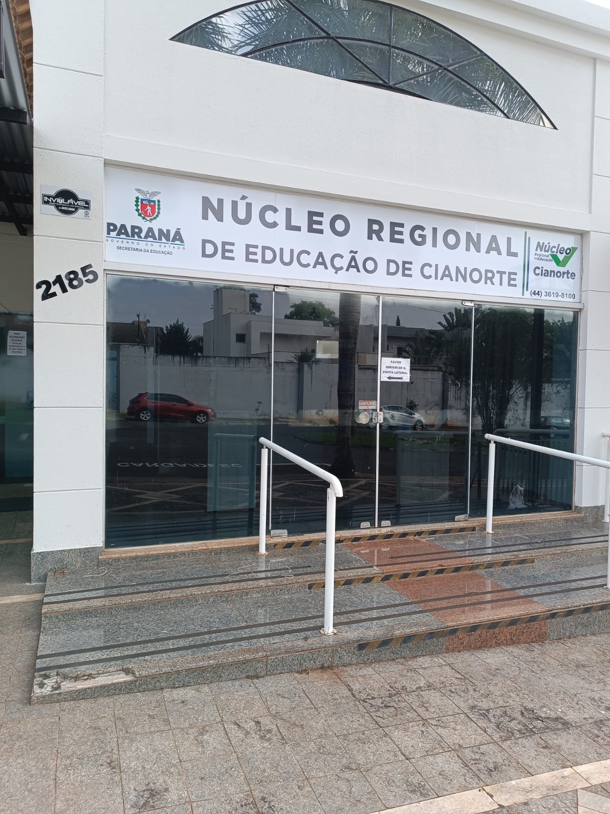 Foto da fachada do NRE de Cianorte