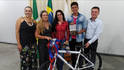 Alunos recebem premiao do 3 Concurso de Redao do Rotary Club de Wenceslau Braz